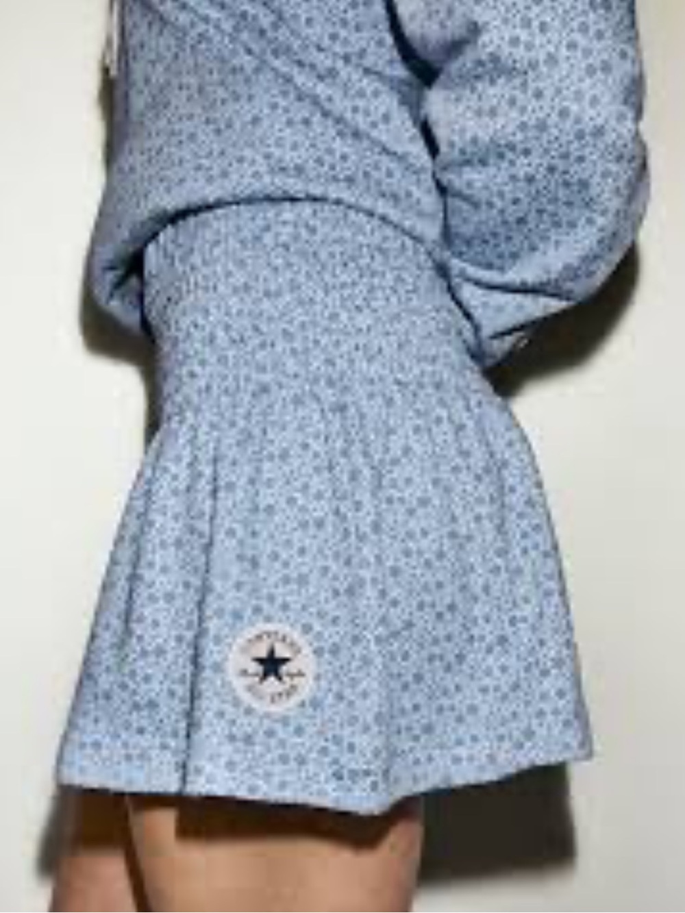 392. NWT CONVERSE CHUCK FLORAL SKIRT